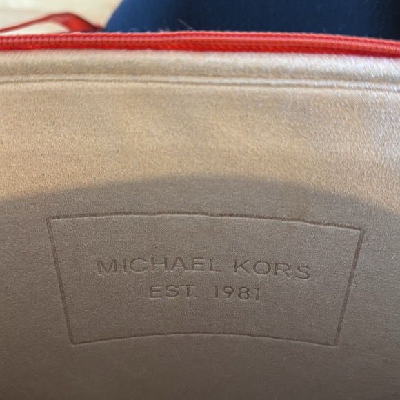 Michael Kors iPad case - Picture 4 of 5